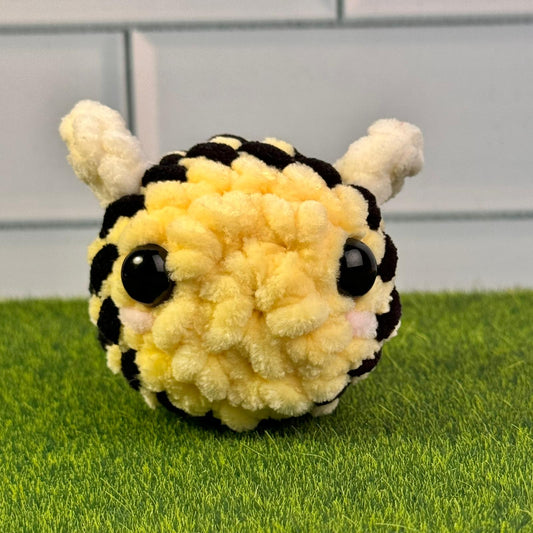 Crochet bee